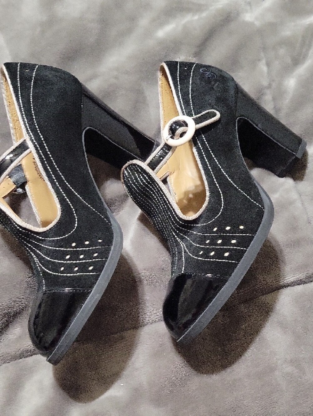 John Fluevog Black Heels with Cream Trim and Round Buckle - Picture 8 of 9